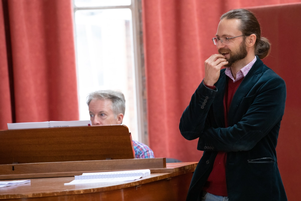 A musician and pianist during an IntoOpera rehearsal session